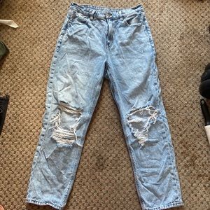 American Eagle Mom Straight Jean
